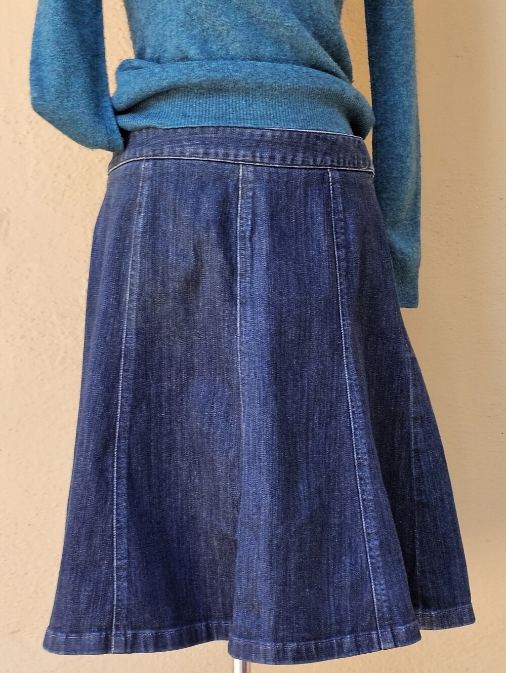L. L. Bean Medium Wash Denim Circle Skirt With Vertical Seams Size 10 P